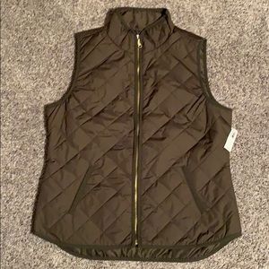 Old Navy Quilted Vest Large NWT